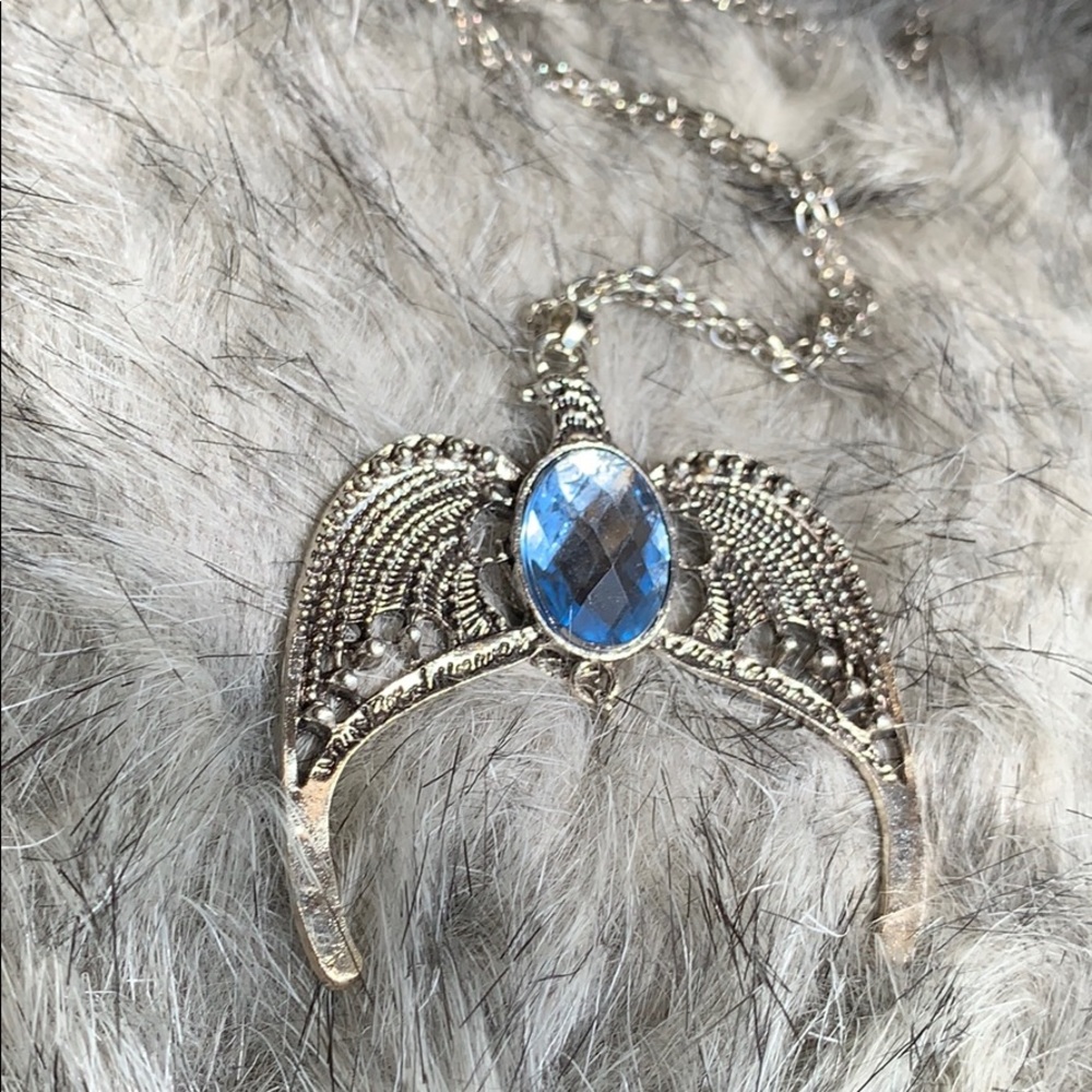 🔵 Animal Pendant Necklace